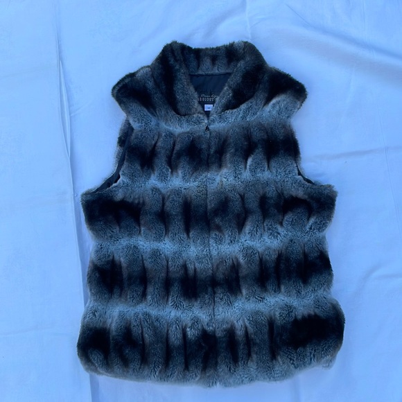 FABULOUS FURS by Donna Salyer for Neiman Marcus - Picture 1 of 5